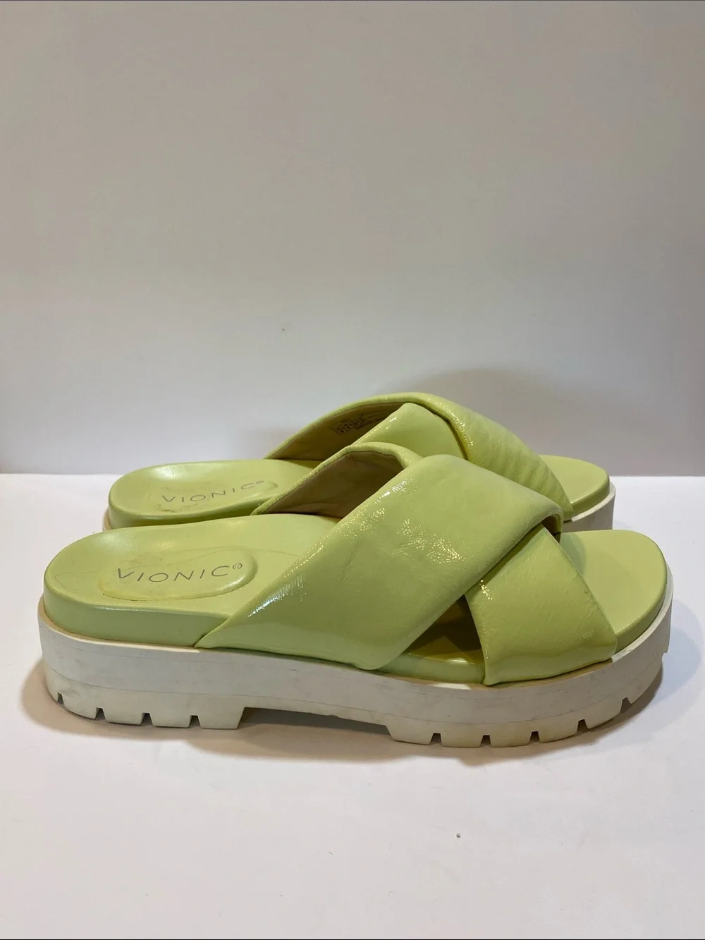 Vionic Lime Green Vesta Crisscross Platform Slide Sandals